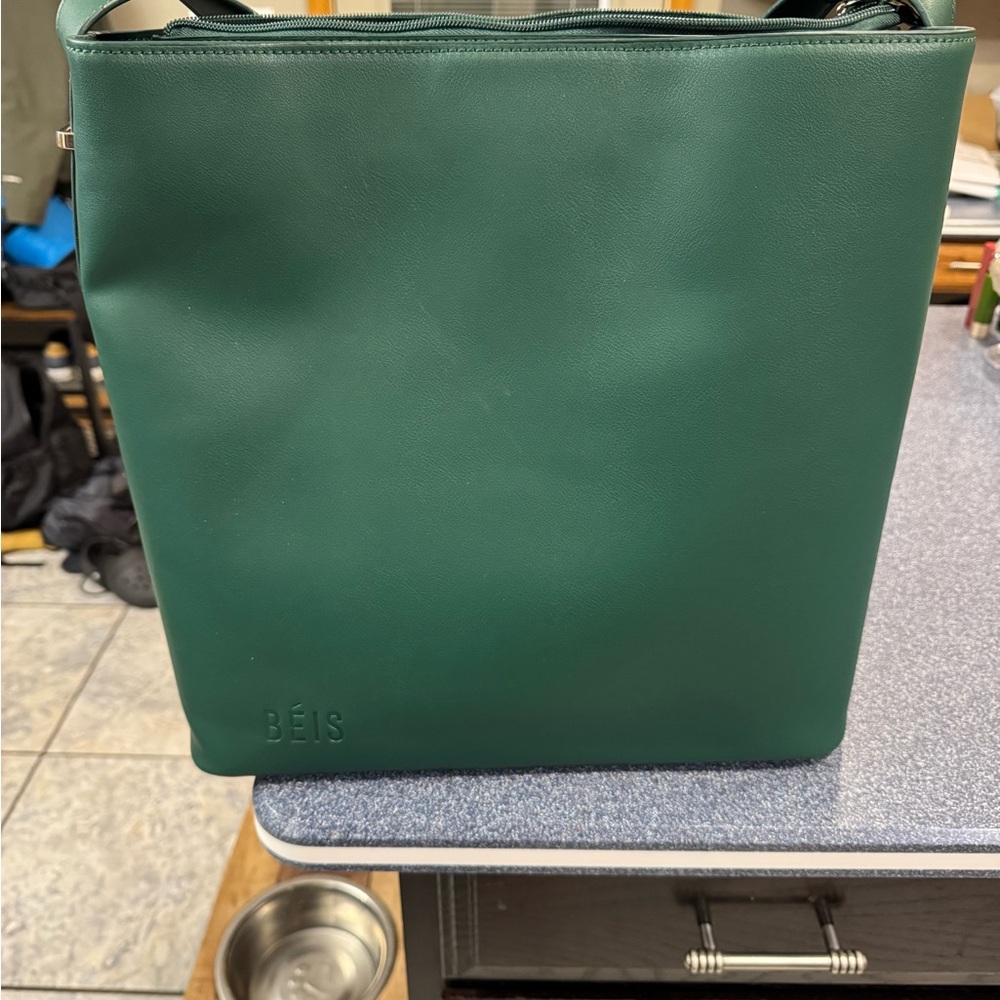 Beís Wicked Tote in Green - Sold Out Online
